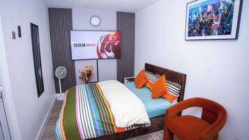1 bedroom, iron/ironing board, internet, bed sheets