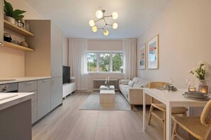 TV - Bright and nice two-bedroom with central location (Oslo)