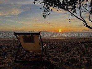 Beach - SeaSmile Beach Resort Koh Jum (Nuea Khlong)