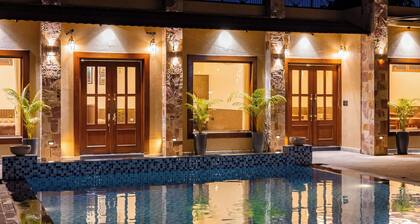 ELIVAAS Tiger Cave Suite with Pvt Pool