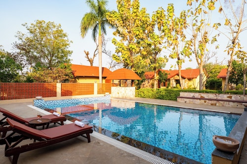 ELIVAAS Tiger Cave Suite with Pvt Pool 