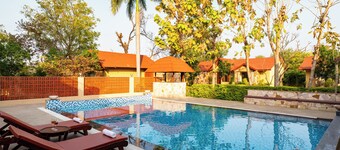 ELIVAAS Tiger Cave Suite with Pvt Pool 