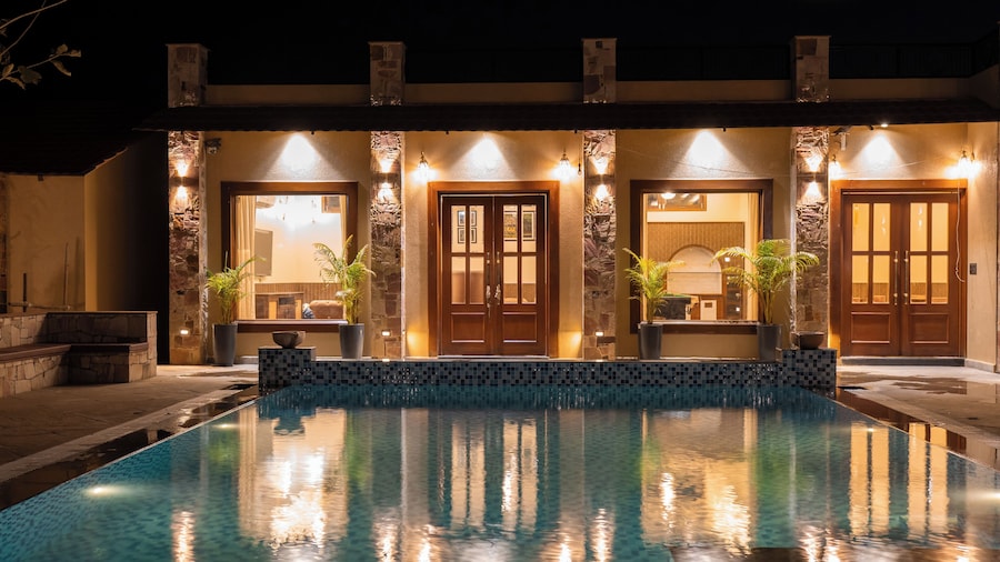 ELIVAAS Tiger Cave Suite with Pvt Pool