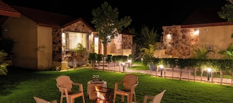 ELIVAAS Tiger Cave Suite with Pvt Pool