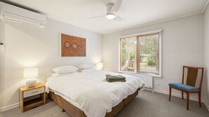Iron/ironing board, travel cot, Internet - Beach House Silverleaves (Silverleaves)