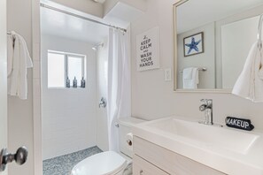 Shower, towels - Steps to Beach | Coastal 3-Units Compound + Patio | Ormond Court Collection (San Diego)