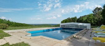 Gîte Prairie: Holiday Home with Private Pool and Private Garden