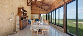 Gîte Prairie : maison de vacances avec piscine privée et jardin privatif