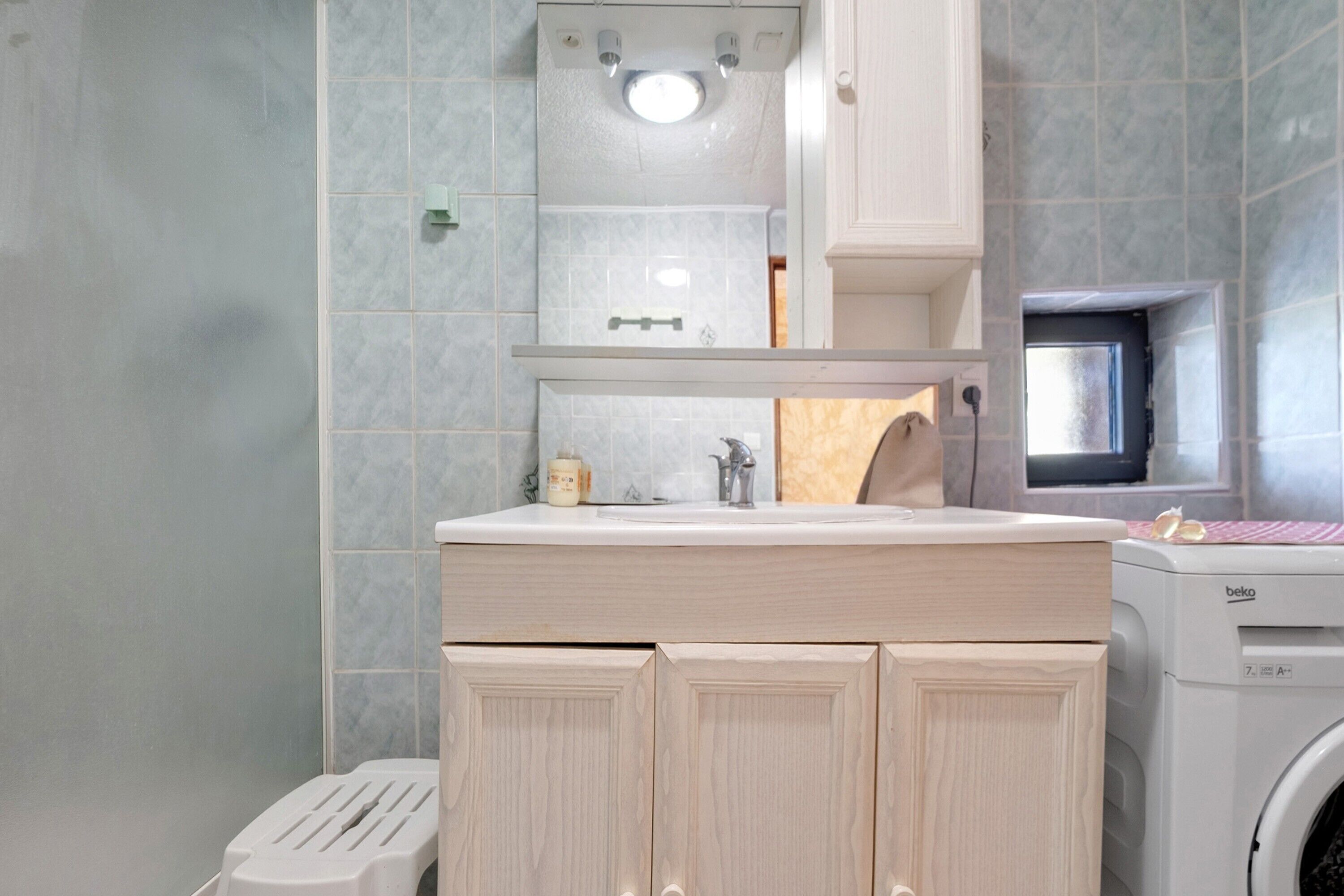 Een douche, een haardroger, handdoeken