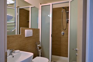 Bathroom - Vrbo Property (Catania)
