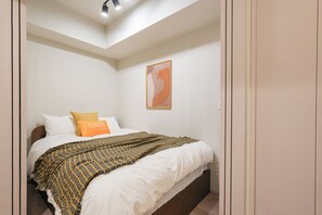 Individually furnished, desk, iron/ironing board, free WiFi - Dash Living Asakusa South (Tokyo)