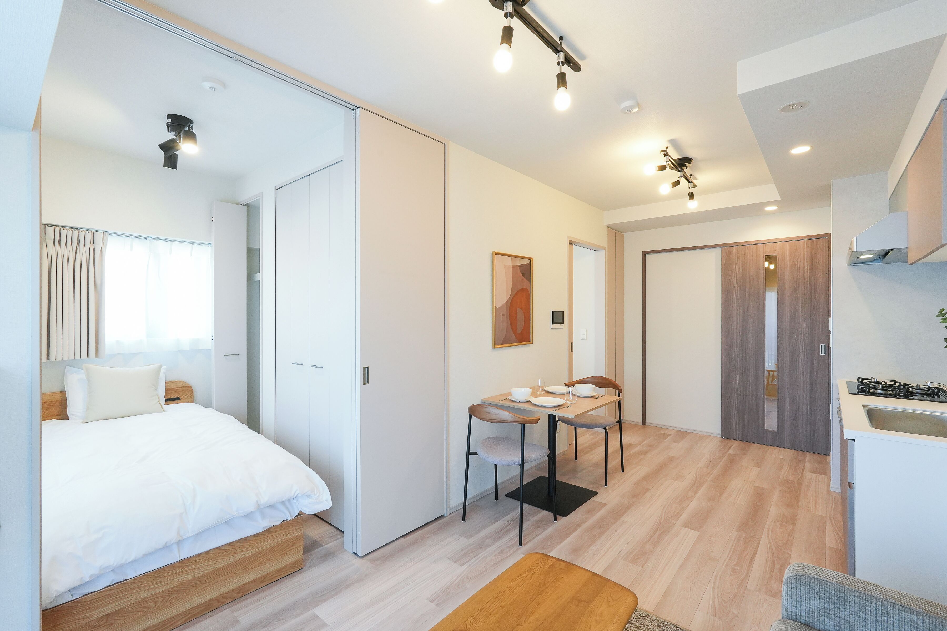 Individually furnished, desk, iron/ironing board, free WiFi