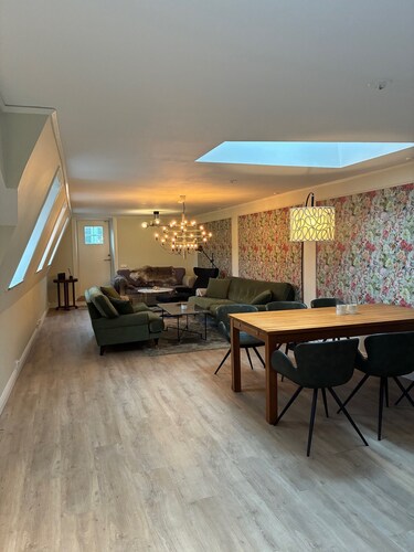 Apartment close to both the sea and the center in a quiet and calm area.