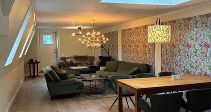 Apartment close to both the sea and the center in a quiet and calm area.