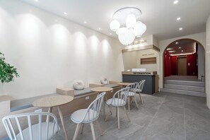 Lobby - Hotel Amigo Pyeongtaek Songtan (Pyeongtaek)