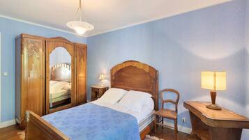 2 bedrooms