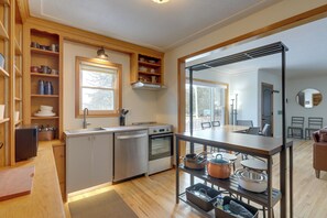 Fridge, microwave, stovetop, dishwasher - Lake Access Home on Cross Lake: Walk to Dtwn! (Pine City)