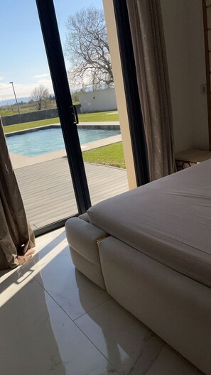 Pool - 4-bedroom villa, swimming pool, games room and cinema (Bédarrides)