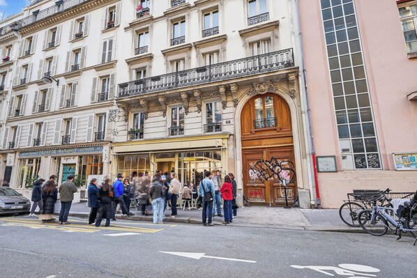 Exterior - Quartier Les Marais 1 Bedroom Apartment Netflix (Paris)