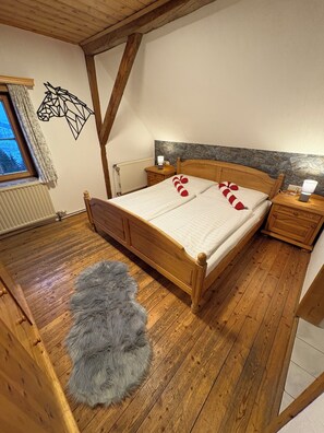 9 habitaciones, internet y ropa de cama 