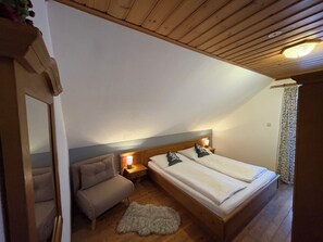 9 habitaciones, internet y ropa de cama 