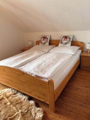 9 habitaciones, internet y ropa de cama 