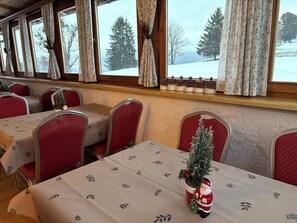 Dining - Vrbo Property (Aich)