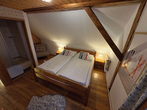 Room - Vrbo Property (Aich)