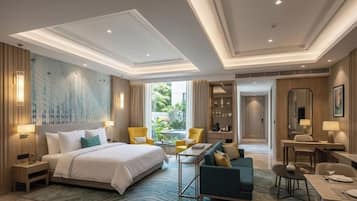 Junior Suite | Minibar, blackout drapes, soundproofing, iron/ironing board