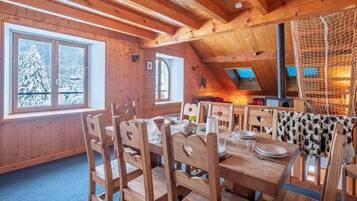 Apartment | Dining