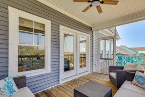Terrace/patio - Spacious Coastal Gem on Oak Island 100 Yds to Sand (Oak Island)
