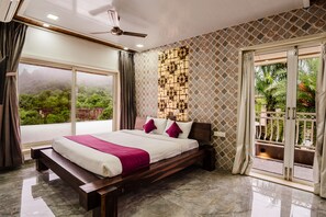 Deluxe Villa, Balcony, Garden View - Alaya Stays Moonstone meadows With Pool (Lonavala)