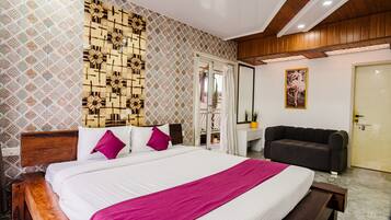 Deluxe Villa, Balcony, Garden View