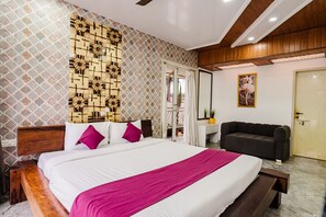 Deluxe Villa, Balcony, Garden View - Alaya Stays Moonstone meadows With Pool (Lonavala)