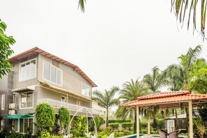 Exterior - Alaya Stays Moonstone meadows With Pool (Lonavala)