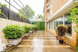 Property grounds - Alaya Stays Moonstone meadows With Pool (Lonavala)