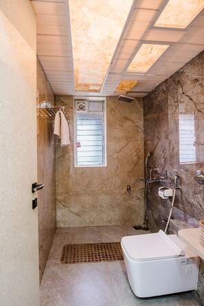 Deluxe Villa, Balcony, Garden View | Bathroom - Alaya Stays Moonstone meadows With Pool (Lonavala)