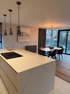 Dining - Elegant 3-Bed Duplex with Spa, Gym, Lift & Stunning River Views in Shrewsbury (Shrewsbury)