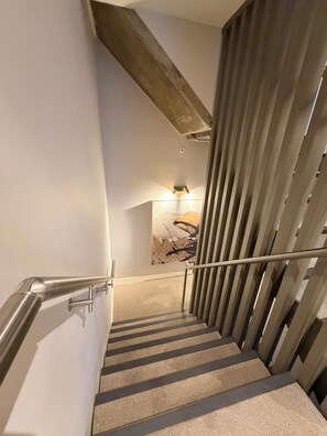 Interior - Elegant 3-Bed Duplex with Spa, Gym, Lift & Stunning River Views in Shrewsbury (Shrewsbury)