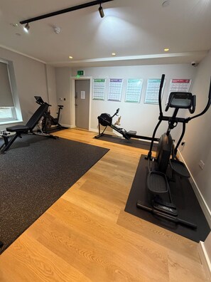Fitness facility - Elegant 3-Bed Duplex with Spa, Gym, Lift & Stunning River Views in Shrewsbury (Shrewsbury)