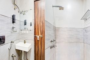 Bathroom - Classic with Balcony Hotel O Sector 25 Near Iskcon Temple (Delhi)