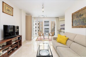 Comfort Apartment, 1 Bedroom, Beachside | Living area - Solaga - Maestranza (Málaga)