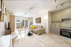 Comfort Apartment, 1 Bedroom, Beachside | Interior - Solaga - Maestranza (Málaga)