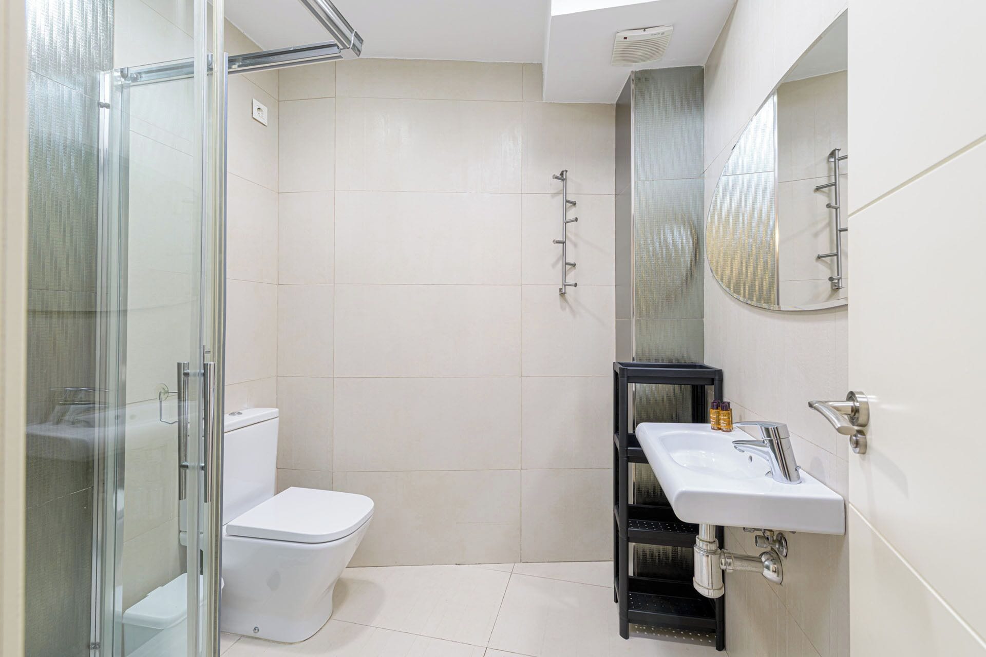 Comfort Apartment, 1 Bedroom, Beachside | Bathroom