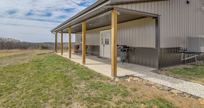 Modern Hunting Lodge on Kirksville's Outskirts