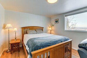 Iron/ironing board, internet, bed sheets