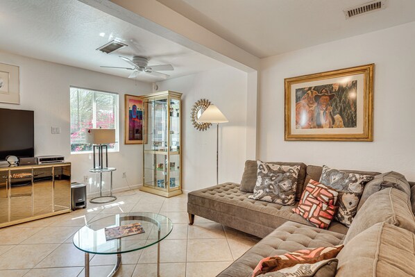 TV - Shop & Dine! Getaway 3 Mi to Old Town Scottsdale (Scottsdale)