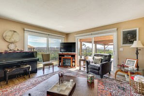 TV - Outdoor Oasis w/ Valley Views: Temecula Escape (Temecula)