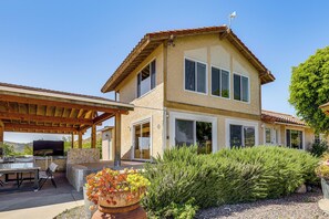 Outdoor dining - Outdoor Oasis w/ Valley Views: Temecula Escape (Temecula)