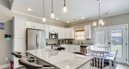 Traveling Professionals Welcome! Cozy Athens Home